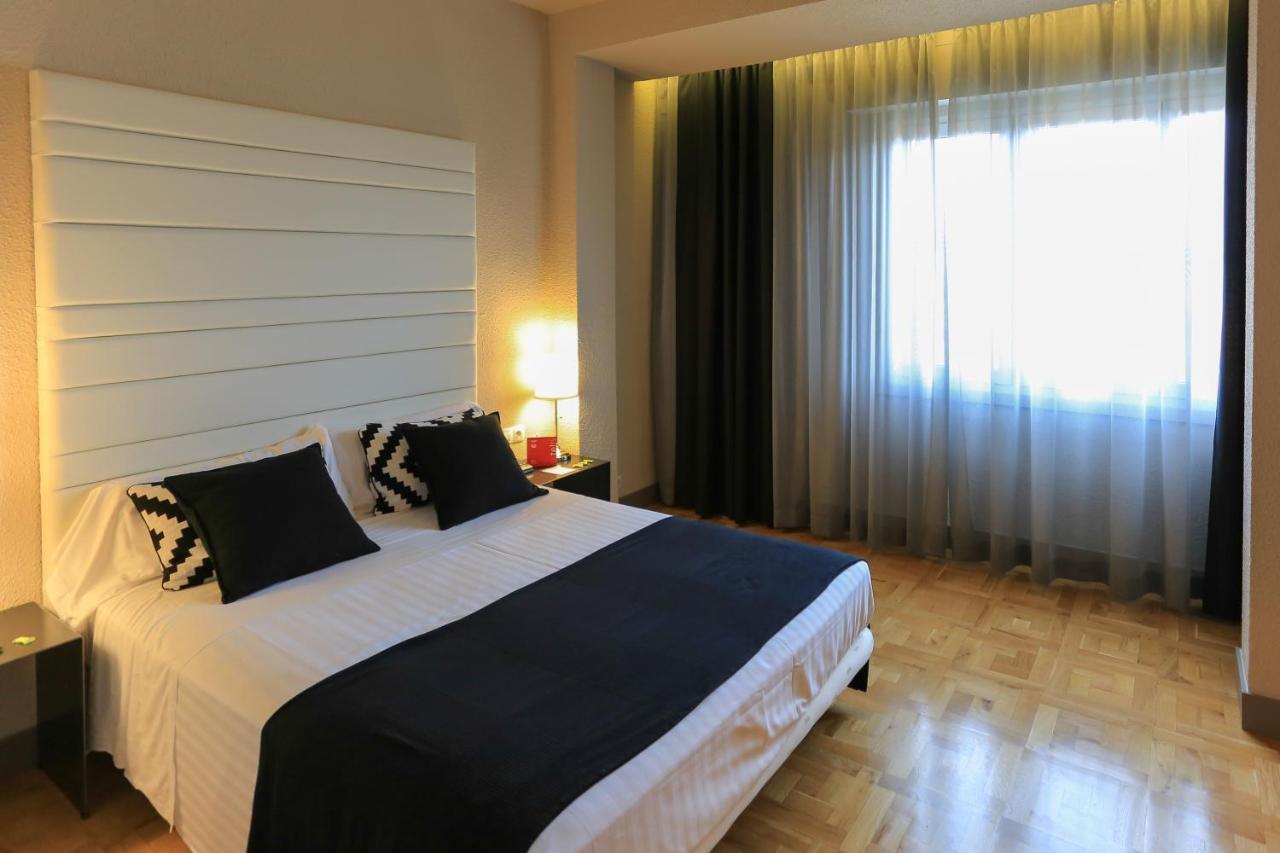 Habitus Hotel Leyre 팜플로나 외부 사진