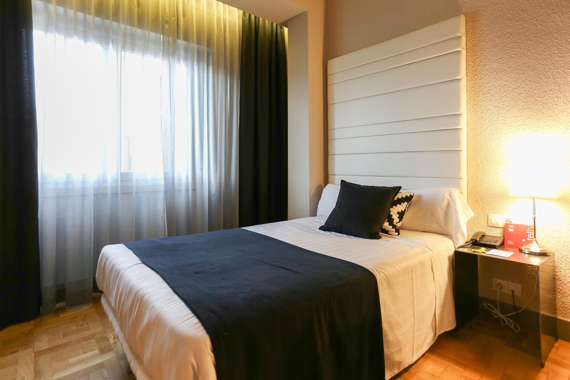 Habitus Hotel Leyre 팜플로나 외부 사진