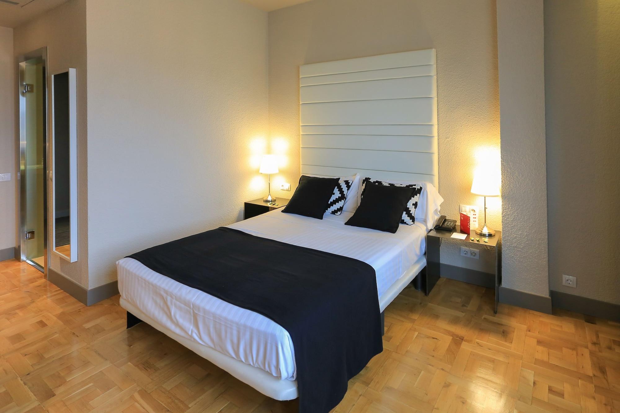 Habitus Hotel Leyre 팜플로나 외부 사진