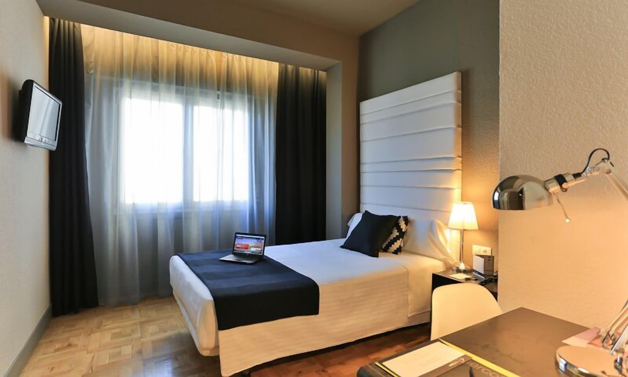 Habitus Hotel Leyre 팜플로나 외부 사진
